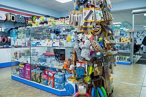 Основной холл зоомагазина «Акелла»